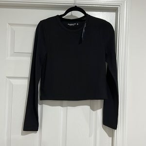 Soft A&F Cozy black crop top